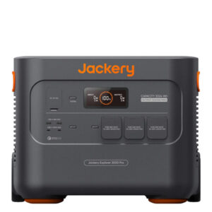 Jackery Explorer 3000 Pro draagbaar zwart draagbaar powerstation met 3024 Wh capaciteit en maximaal 3000W uitgangsvermogen, voorzien van display en meerdere aansluitingen voor AC en USB.